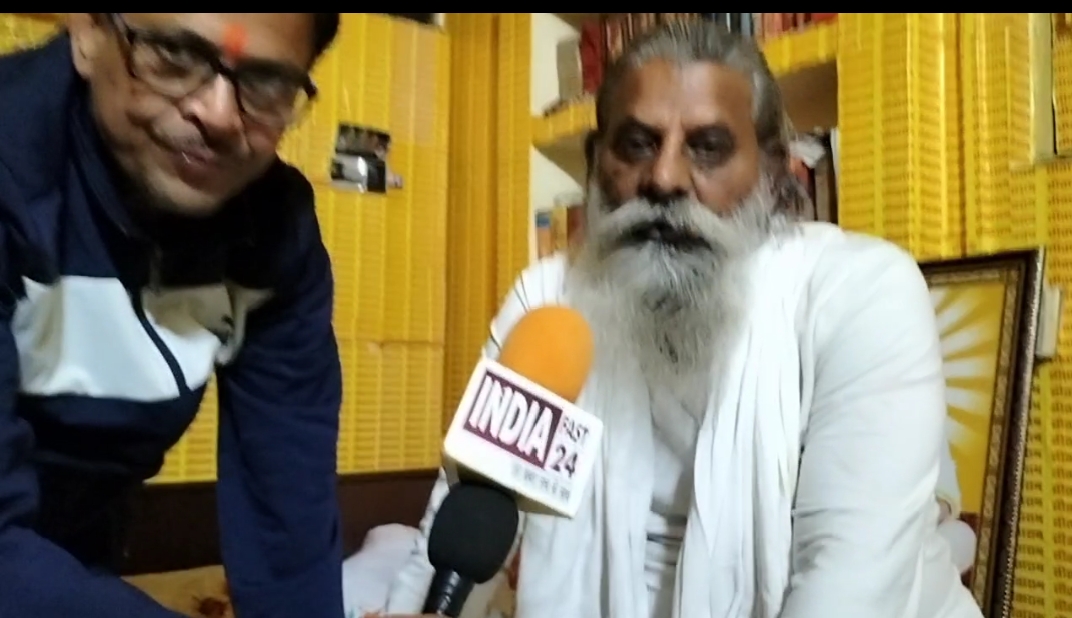 देश में एक ऐसा डॉक्टर जो कैंसर रोग को ठीक कर देता है देश में एक ऐसा डॉक्टर जो कैंसर रोग को ठीक कर देता है