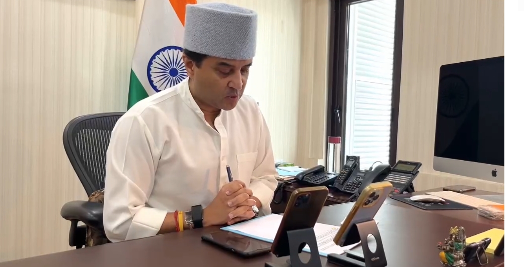 दूरगामी सोच के महानायक सिंधिया ने संचार सारथी पोर्टल लॉन्चिंग किया– डॉ रमेश दुबे दूरगामी सोच के महानायक सिंधिया ने संचार सारथी पोर्टल लॉन्चिंग किया– डॉ रमेश दुबे