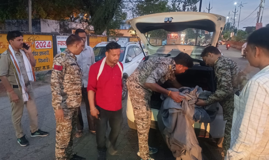 असामाजिक तत्वों पर पुलिस की पैनी नजर असामाजिक तत्वों पर पुलिस की पैनी नजर