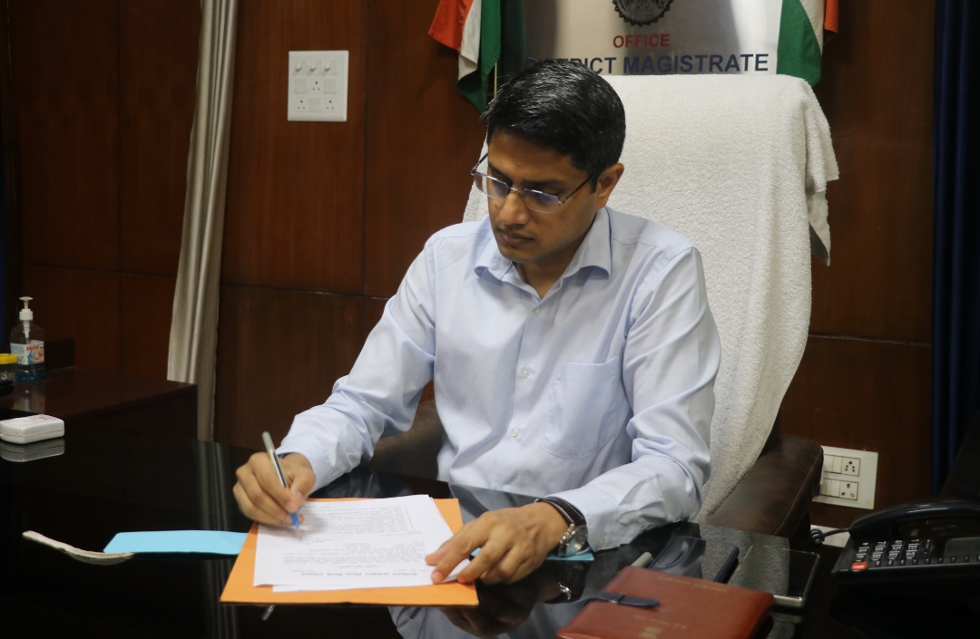 नवागत कलेक्टर आईएएस श्री किरोड़ी लाल मीना ने किया पदभार ग्रहण
नवागत कलेक्टर आईएएस श्री किरोड़ी लाल मीना ने किया पदभार ग्रहण